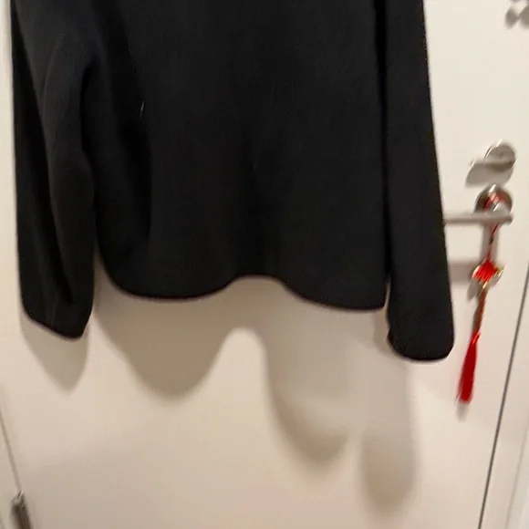 The North Face Women's Black Fleece Jacket - Picture 2 of 2